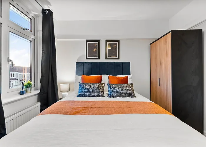 Будинок відпочинку Stylish Boutique House - Garden Бристоль