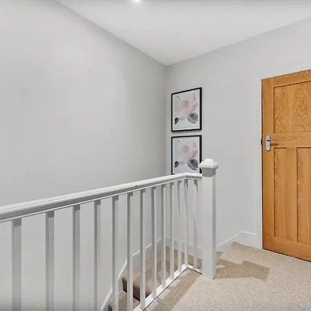 Stylish Boutique Abode - Garden - Sleeps 11 Holiday home