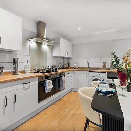 Stylish Boutique Abode - Garden - Sleeps 11 * Bristol