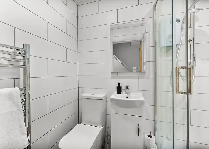 Stylish Boutique House - Garden Semesterbostad