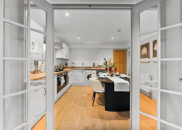 Stylish Boutique House - Garden *